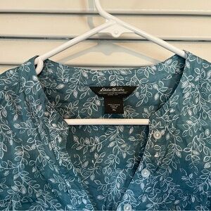 Eddie Bauer Women's Green Floral Top